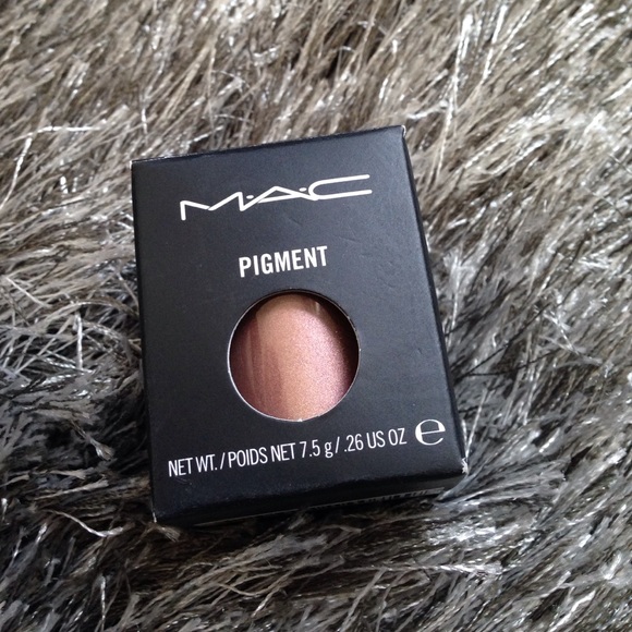 NIB MAC Gold Stroke Pigment