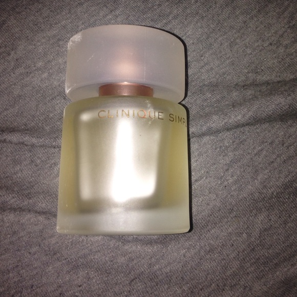 Clinique Simply perfume spray
