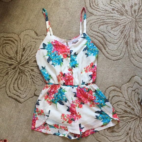 Urban Outfitters Other - Urban Outfitters Luca Couture romper