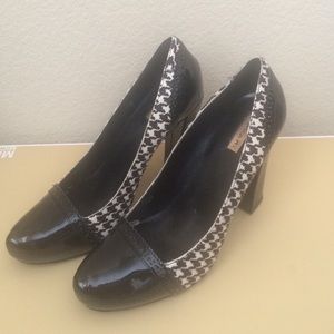 Tahari Heels Sz 8