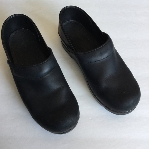 🌼🌸 Dansko Black Clogs 🌸🌼Size 9