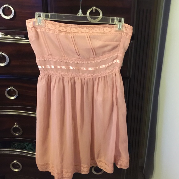 Pink dress - Picture 3 of 3