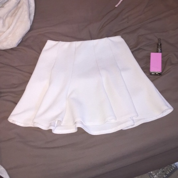 Beautiful white skirt!