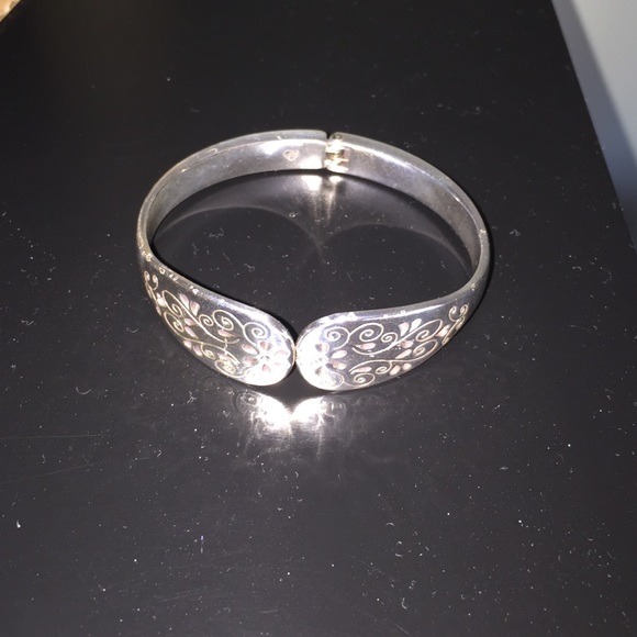 Brighton Cuff with dust bag.