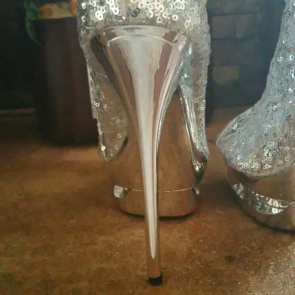 High heels - Picture 2 of 4