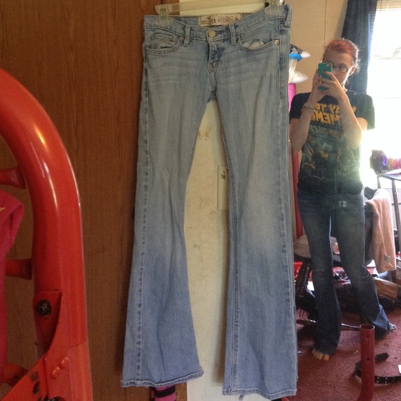 Hollister cali flare jeans - Picture 2 of 3