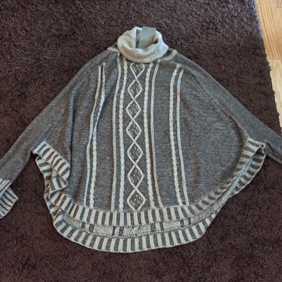Poncho - Picture 1 of 3