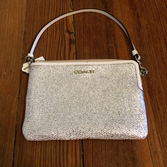 Coach Handbags - Coach Wristlet