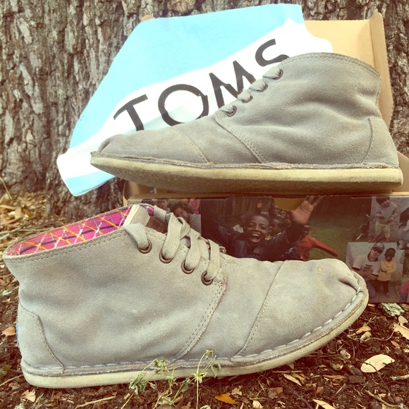 SOLD Desert Botas Grey Suede Women's 7.5 w/ Bag