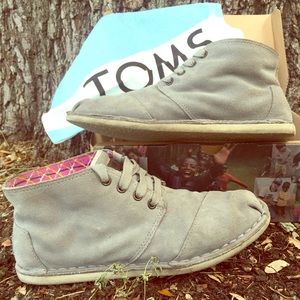 SOLD Desert Botas Grey Suede Women's 7.5 w/ Bag