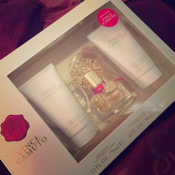 Vince Camuto perfume set
