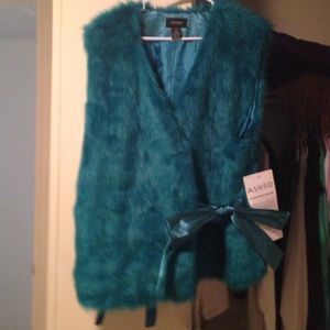 Turqoise fuzzy vest