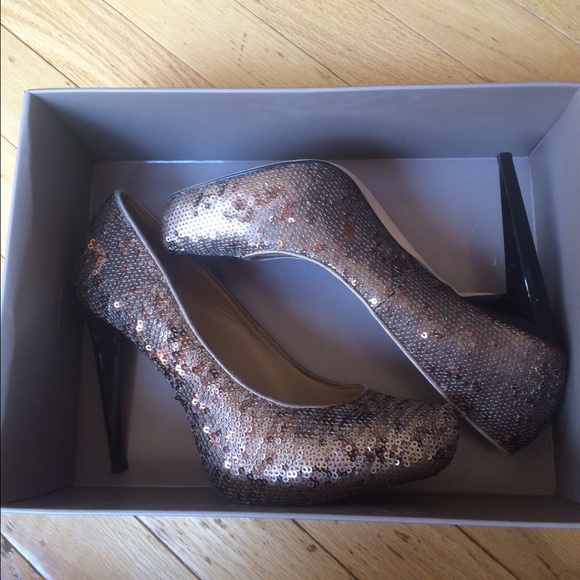 Shoes - Picture 1 of 4