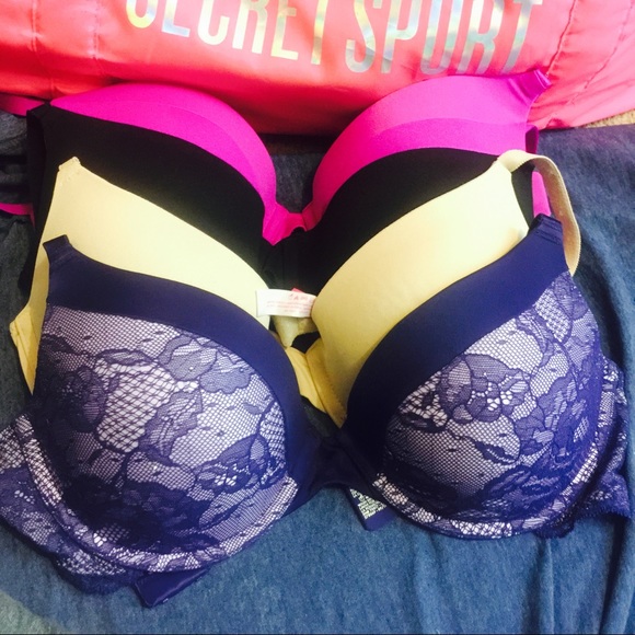 $16 each 4 Victoria's Secret bra 36C or $63 all