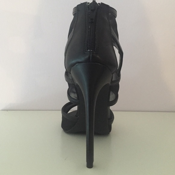 SOLD ON MERC! Brand new, black Steve Madden heels - Picture 3 of 3