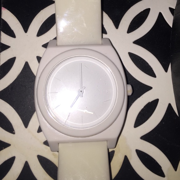 Nixon Minimal white watch
