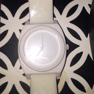 Nixon Minimal white watch