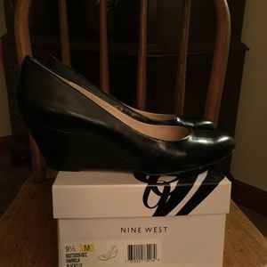 Nine West black leather wedges