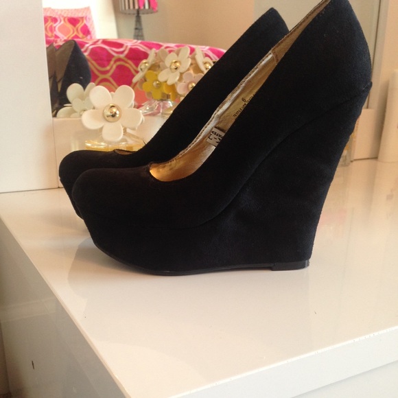 Basic black wedges - Picture 2 of 3