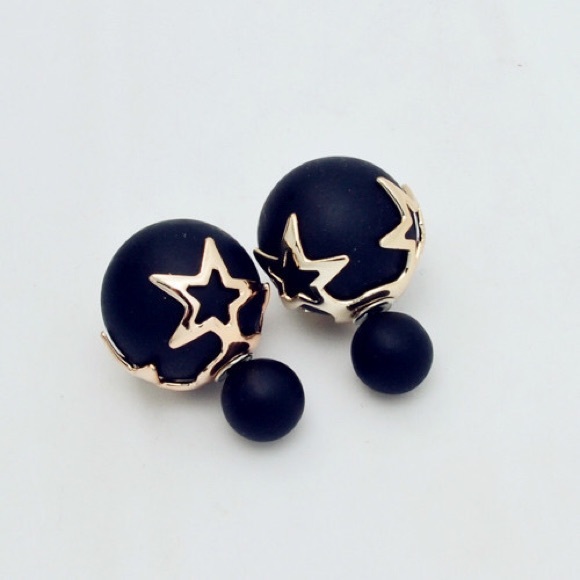**Black Pearl Gold Star Double Sided Earrings**