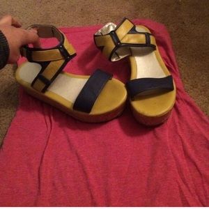 Platform sandals
