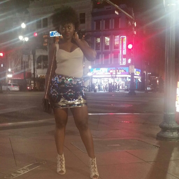 Romeo & Juliet Couture tribal sequined skirt - Picture 4 of 4