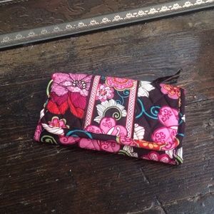 Vera Bradley Mod Flower Clutch