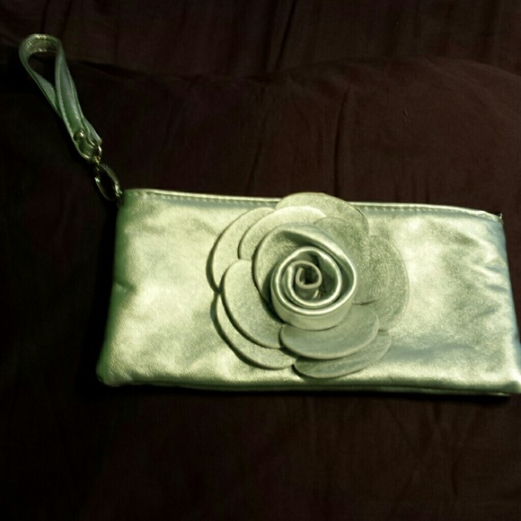 Silver wristlet with flower