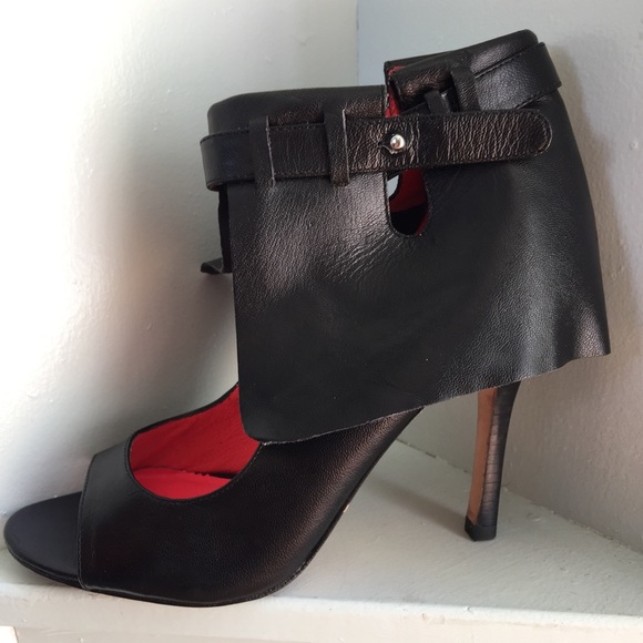 Matiko Cuffed Stilettos