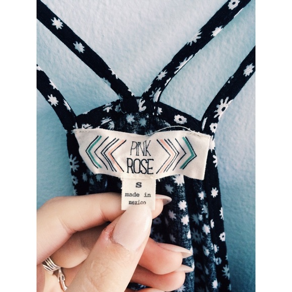 🚫SOLD🚫Double Strap Racerback Floral Tank - Picture 3 of 3