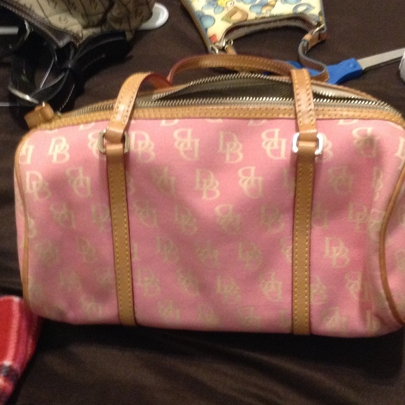 Dooney & Bourke purse