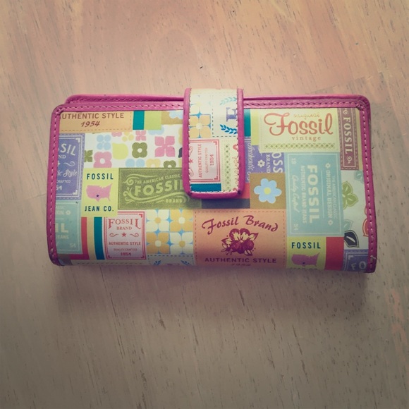 Vintage Fossil Wallet. 1.99 shipping today!