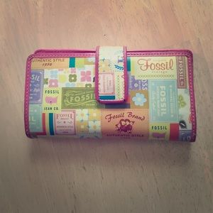 Vintage Fossil Wallet. 1.99 shipping today!
