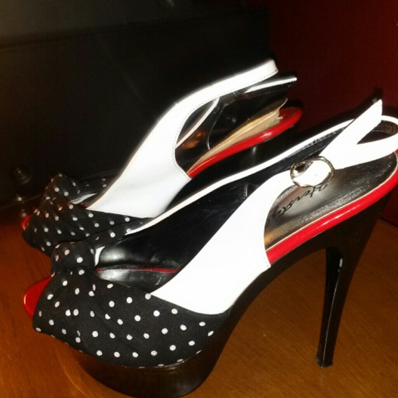 Pumps - Picture 3 of 4