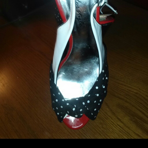 Pumps - Picture 4 of 4