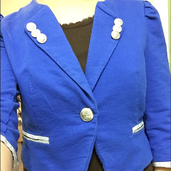 NWOT Blue Cropped Blazer