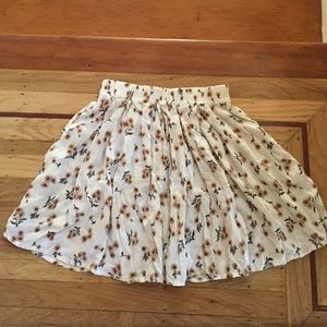 Brandy Melville daisy skirt.