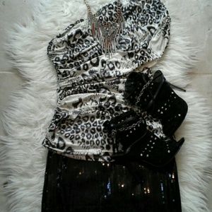 One shoulder shiney leopard top