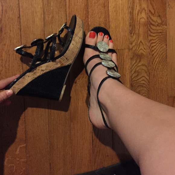 Black wedges!