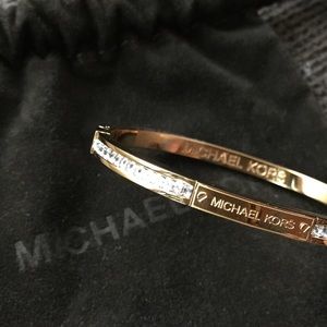 ❌SOLD❌💯authentic michael Kors bracelet wore once