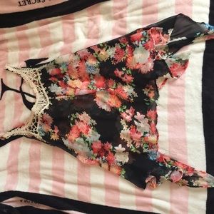 flowy floral print tank top with crochet detailing