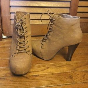 Puffin Style Camel Nubuck Boots