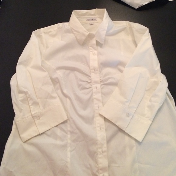 3/4 sleeve white button down dress shirt