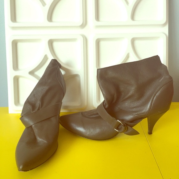 Sigerson Morrison TaupyGray Leather Buckle Booties
