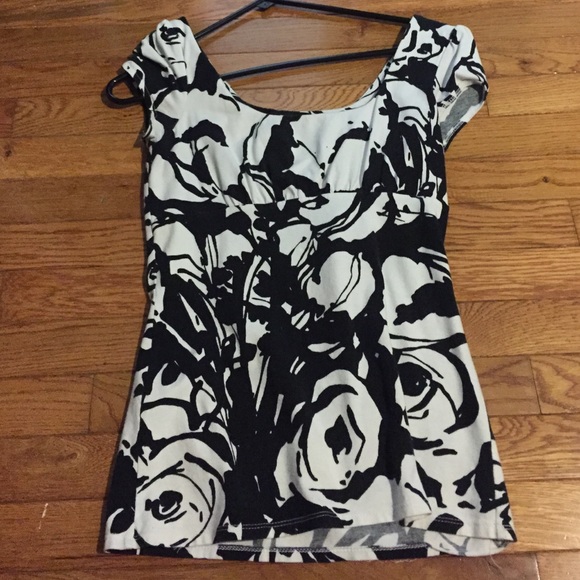 Black and white express shirt.