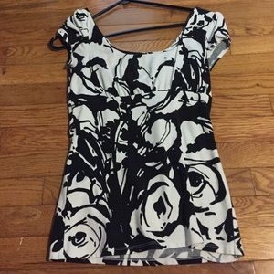 Black and white express shirt.