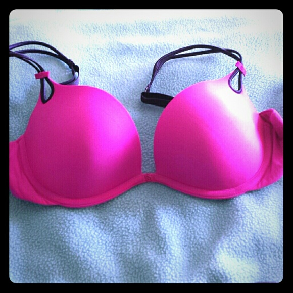 Victoria's Secret 36C fushia bra