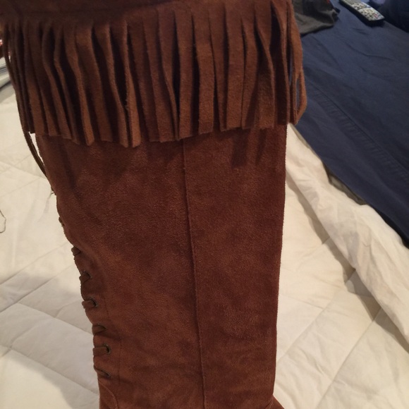 Suede fringe boots - Picture 2 of 3