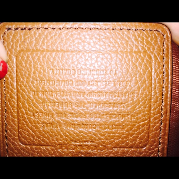 An authentic Coach Edie shoulder bag - Picture 3 of 3