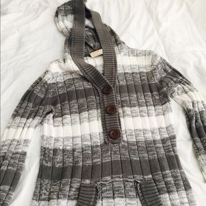 Roxy size small long sleeved shirt.